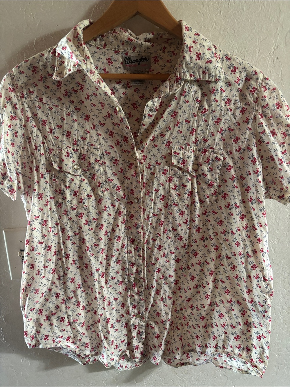 Wrangler Cream Short-Sleeve Button-Down with Pink Floral Print